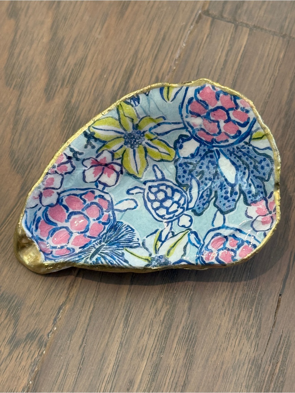 Handmade Resin Coated Oyster Shell Trinket/Jewelry Tray.